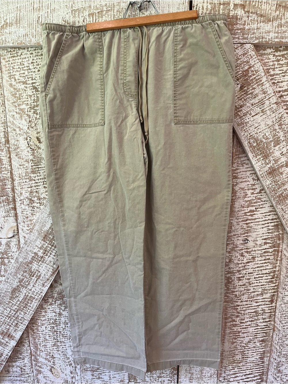 LL Bean Women’s Khaki Cotton Elastic Waist Pants size Large